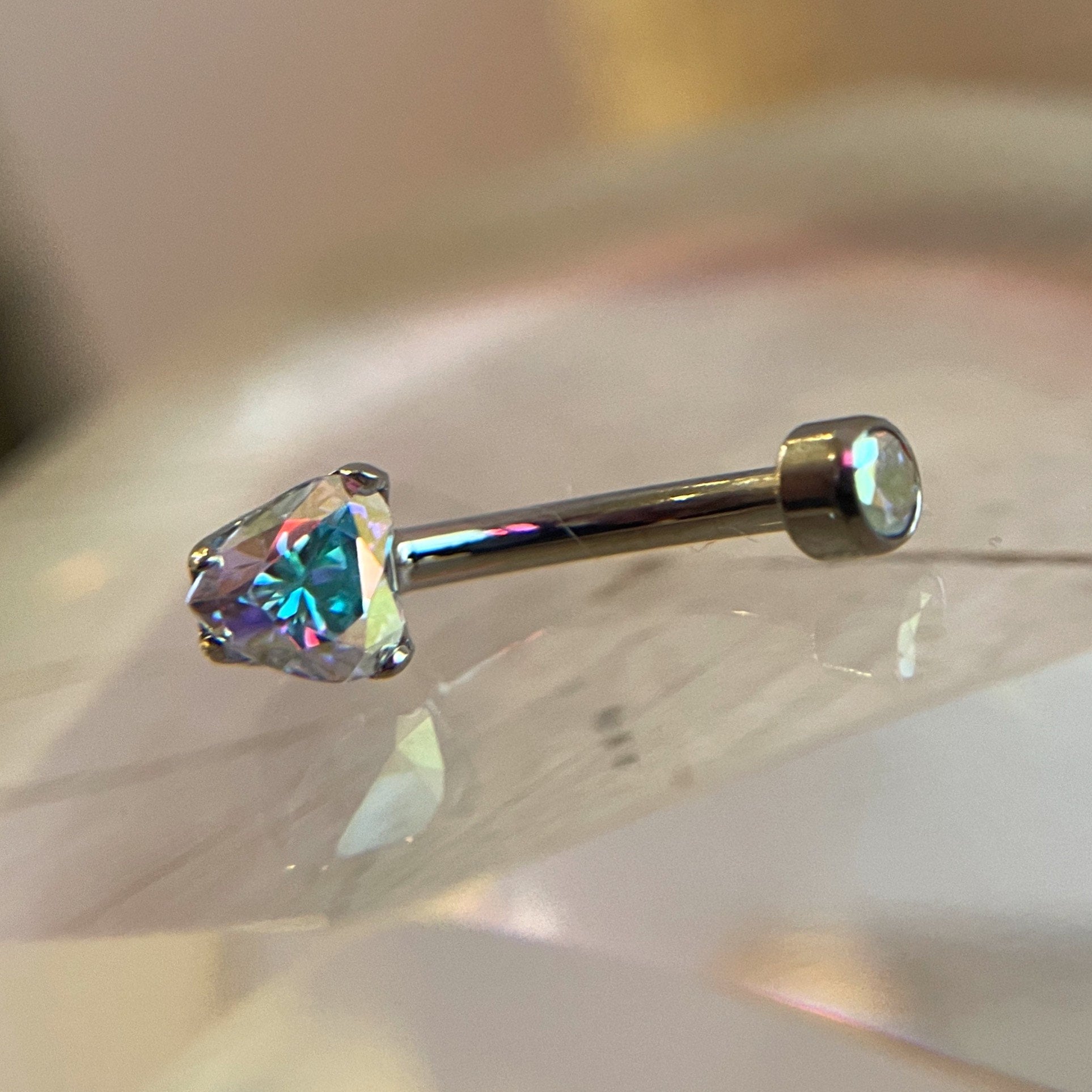 Anatometal Oval-Cut Brilliant Gem Navel Curve – Starfire Body